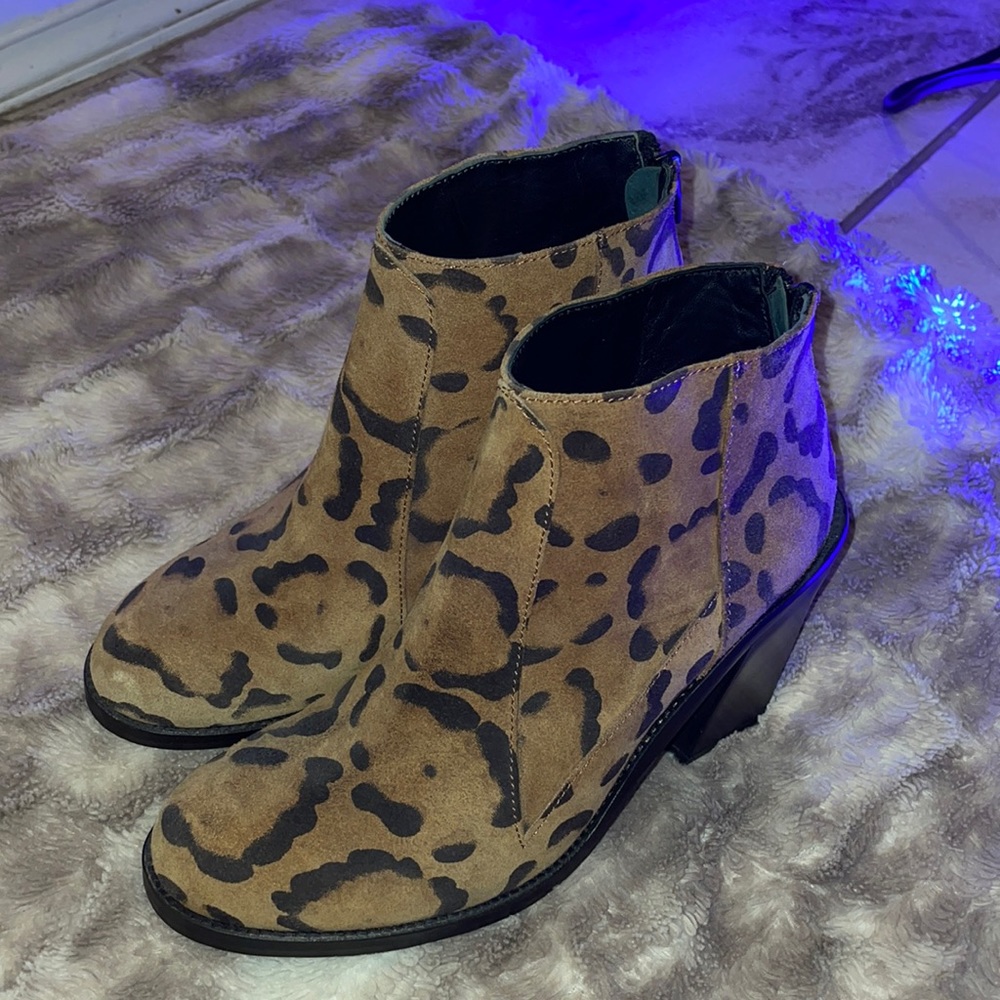 Ladies Surface to Air Paul Ankle Boot 37 / 6US Leopard Print Nubuck Bootie Shoes